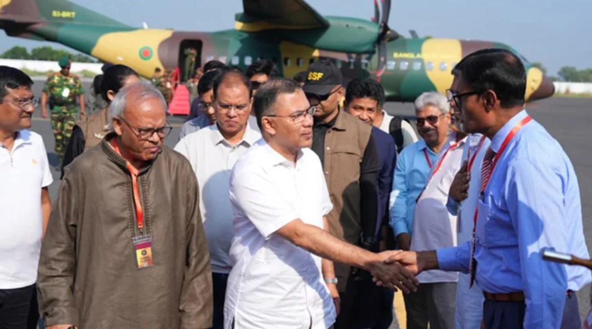 পূজামণ্ডপ পরিদর্শন ও জনসভায় যোগ দিতে রাজশাহীতে পৌঁছেছেন প্রধানমন্ত্রী