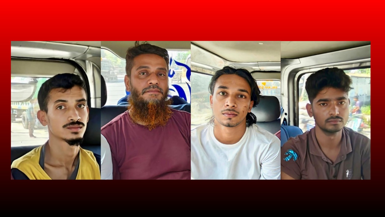 বগুড়ায় পুলিশ পরিচয়ে ১০২ ভরি স্বর্ণ ছিনতাই, ৮৮ লাখ টাকাসহ গ্রেপ্তার ৪