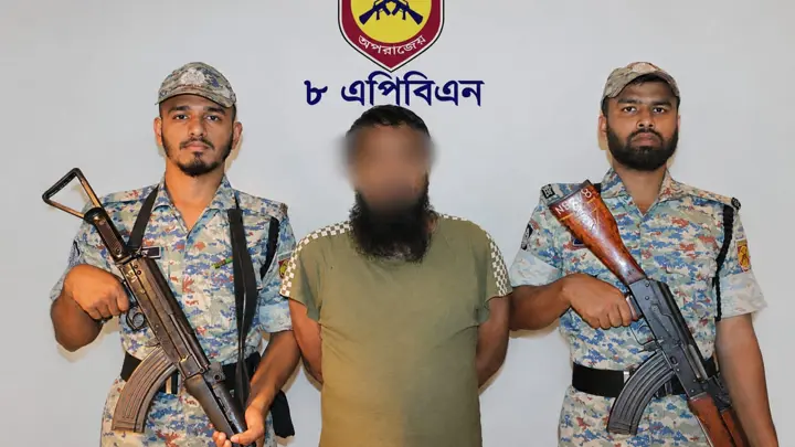 রোহিঙ্গা ক্যাম্প থেকে ‘ইসলামী মাহাজ’ প্রধান গ্রেপ্তার